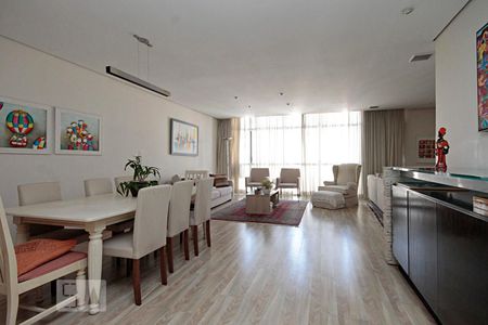 Apartamento à venda com 200m², 3 quartos e 1 vagaSala