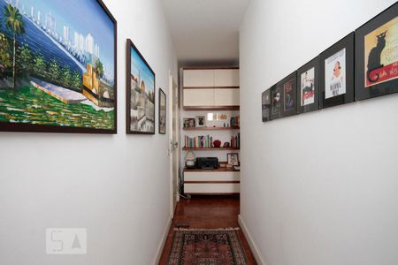 Apartamento à venda com 200m², 3 quartos e 1 vagaCorredor