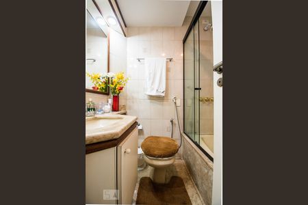 Apartamento à venda com 181m², 4 quartos e 3 vagasBanheiro da Suíte 3