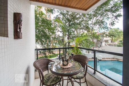 Apartamento à venda com 181m², 4 quartos e 3 vagasVaranda da Suíte 2