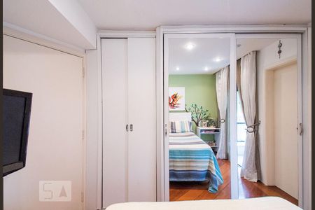 Apartamento à venda com 181m², 4 quartos e 3 vagasSuíte 2