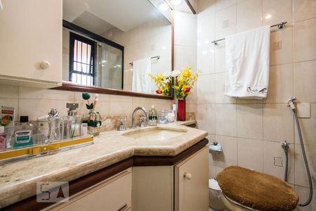 Apartamento à venda com 181m², 4 quartos e 3 vagasBanheiro da Suíte 3