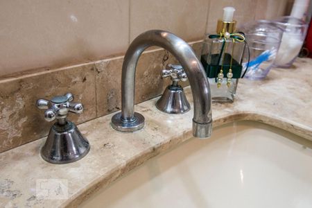 Apartamento à venda com 181m², 4 quartos e 3 vagasBanheiro da Suíte 3