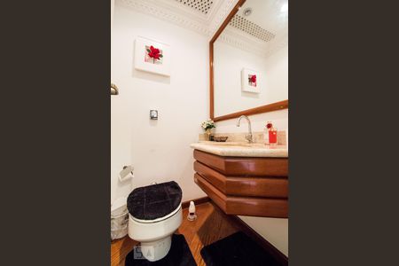 Apartamento à venda com 181m², 4 quartos e 3 vagasBanheiro 1