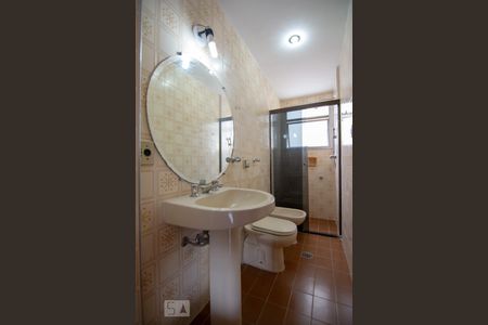banheiro de apartamento para alugar com 3 quartos, 100m² em Santa Cecília, São Paulo