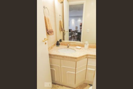 Lavabo de apartamento para alugar com 3 quartos, 120m² em Indianópolis, São Paulo