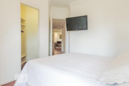 Suíte de apartamento para alugar com 3 quartos, 120m² em Indianópolis, São Paulo