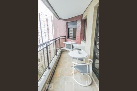 Varanda sala de apartamento para alugar com 3 quartos, 120m² em Indianópolis, São Paulo
