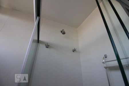 Apartamento à venda com 350m², 6 quartos e 5 vagasChuveiro