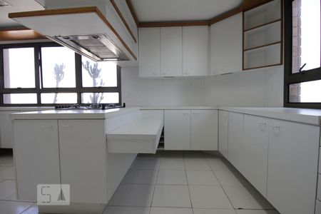 Apartamento à venda com 350m², 6 quartos e 5 vagasCozinha