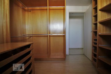 Apartamento à venda com 350m², 6 quartos e 5 vagasQuarto