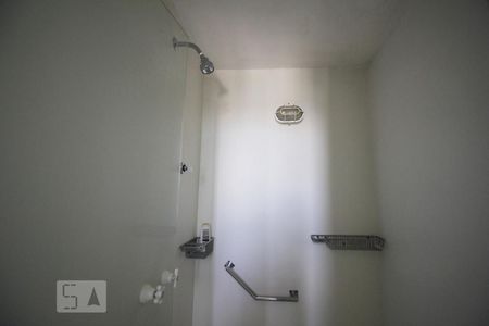 Apartamento à venda com 350m², 6 quartos e 5 vagasChuveiro