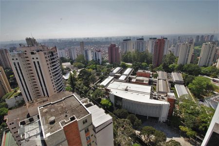 Vista da sala de apartamento à venda com 6 quartos, 350m² em Vila Suzana, São Paulo