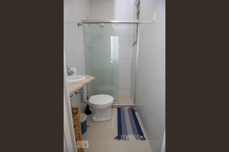 Banheiro Social de kitnet/studio para alugar com 1 quarto, 30m² em Botafogo, Rio de Janeiro