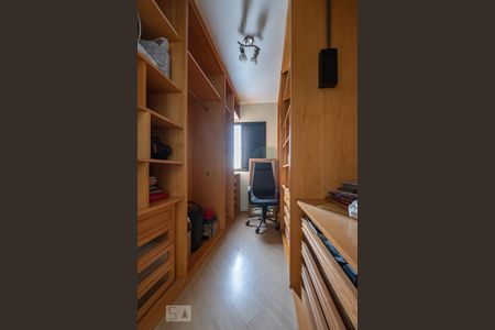 Apartamento para alugar com 82m², 2 quartos e 3 vagasCloset da suíte