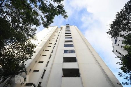 Apartamento à venda com 180m², 4 quartos e sem vagaFachada
