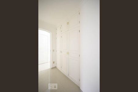 Apartamento à venda com 180m², 4 quartos e sem vagaArmário da suíte 