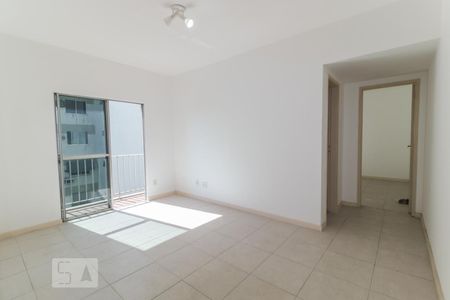 Sala de apartamento para alugar com 1 quarto, 56m² em Freguesia (jacarepaguá), Rio de Janeiro