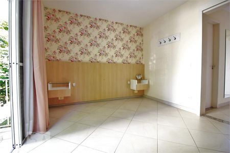 Casa de condomínio à venda com 150m², 3 quartos e 2 vagasSuíte