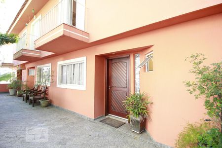 Casa de condomínio à venda com 150m², 3 quartos e 2 vagasFachada da casa