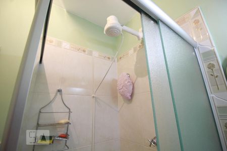 Casa de condomínio à venda com 150m², 3 quartos e 2 vagasChuveiro