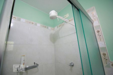 Casa de condomínio à venda com 150m², 3 quartos e 2 vagasChuveiro