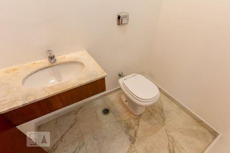 Lavabo de apartamento para alugar com 4 quartos, 240m² em Perdizes, São Paulo