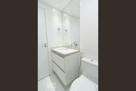 Apartamento à venda com 75m², 2 quartos e 1 vaga Apartamento à venda com 75m², 2 quartos e 1 vagaBanheiro Social