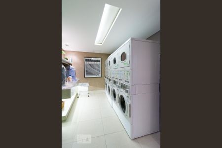 Apartamento à venda com 75m², 2 quartos e 1 vaga Apartamento à venda com 75m², 2 quartos e 1 vagaLavanderia