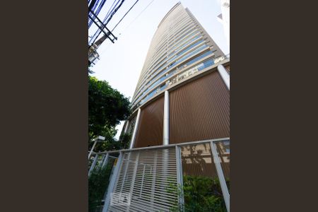 Apartamento à venda com 75m², 2 quartos e 1 vaga Apartamento à venda com 75m², 2 quartos e 1 vagaFachada