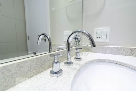 Apartamento à venda com 75m², 2 quartos e 1 vaga Apartamento à venda com 75m², 2 quartos e 1 vagaBanheiro Suíte