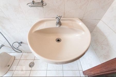 Casa à venda com 204m², 3 quartos e 3 vagas Casa à venda com 204m², 3 quartos e 3 vagasBanheiro - Pia