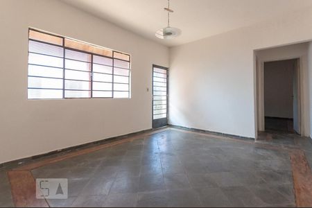 Casa à venda com 204m², 3 quartos e 3 vagas Casa à venda com 204m², 3 quartos e 3 vagasSala Edícula
