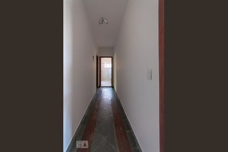 Casa à venda com 204m², 3 quartos e 3 vagas Casa à venda com 204m², 3 quartos e 3 vagasCorredor de Acesso Banheiro e Quartos