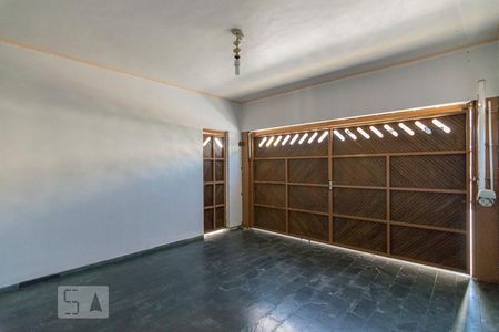 Casa à venda com 270m², 3 quartos e 4 vagasGaragem