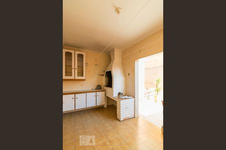 Casa à venda com 270m², 3 quartos e 4 vagasChurrasqueira