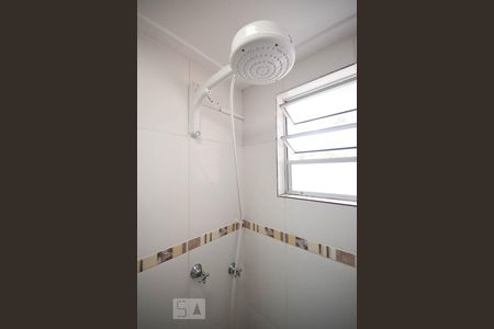 Detalhe do banheiro de apartamento para alugar com 2 quartos, 49m² em Jardim Ampliação, São Paulo