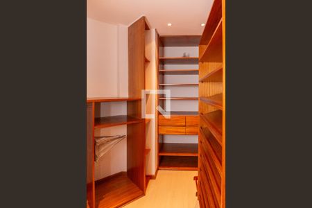 Closet da suíte de apartamento à venda com 3 quartos, 144m² em Auxiliadora, Porto Alegre