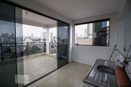 Cozinha de apartamento para alugar com 1 quarto, 44m² em Vila Anglo Brasileira, São Paulo