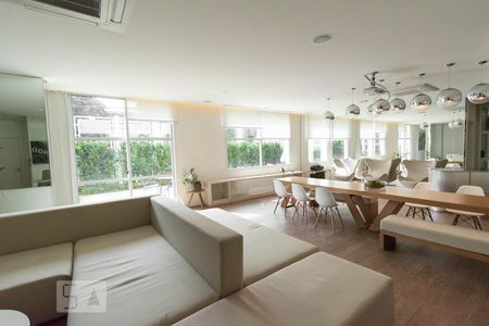 Studio à venda com 40m², 1 quarto e 1 vagaSalão de Festa