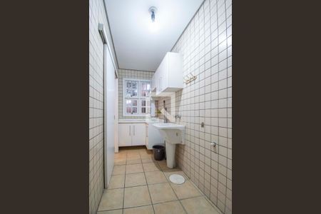 Casa à venda com 242m², 4 quartos e 2 vagasÁrea de Serviço