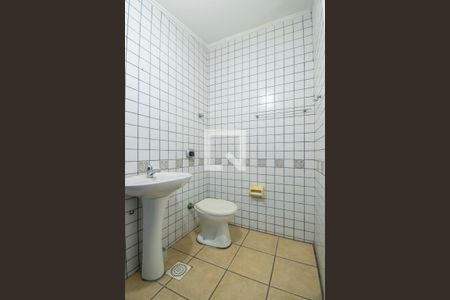 Casa à venda com 242m², 4 quartos e 2 vagasBanheiro 2