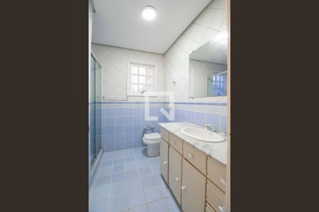 Casa à venda com 242m², 4 quartos e 2 vagasBanheiro do corredor