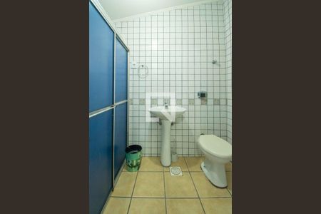 Casa à venda com 242m², 4 quartos e 2 vagasBanheiro 2