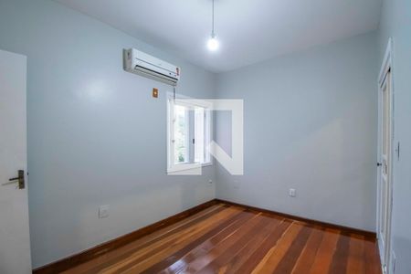 Casa à venda com 242m², 4 quartos e 2 vagasQuarto 2