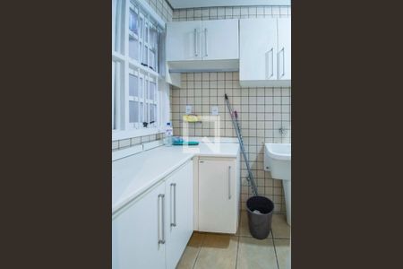 Casa à venda com 242m², 4 quartos e 2 vagasÁrea de Serviço