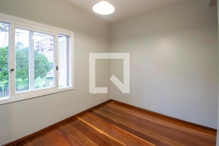 Casa à venda com 242m², 4 quartos e 2 vagasQuarto 3