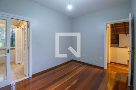 Casa à venda com 242m², 4 quartos e 2 vagasQuarto 2