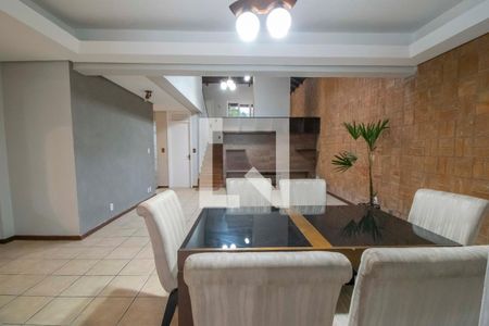 Sala 1 de casa à venda com 4 quartos, 242m² em Centro, Canoas