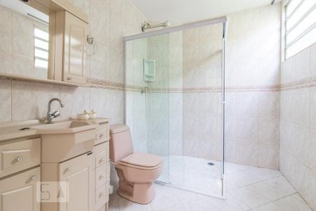 Casa à venda com 180m², 4 quartos e 2 vagas Casa à venda com 180m², 4 quartos e 2 vagasBanheiro